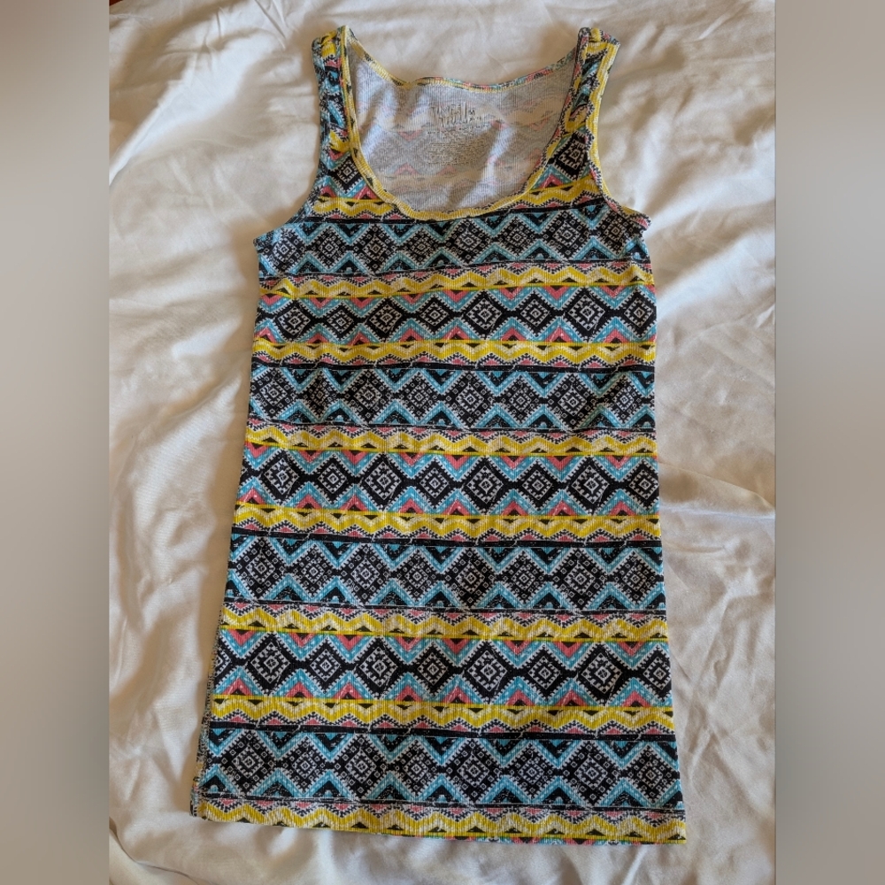 💥SALE💥 Time and Tru Multicolor Geometric Tank Top Medium